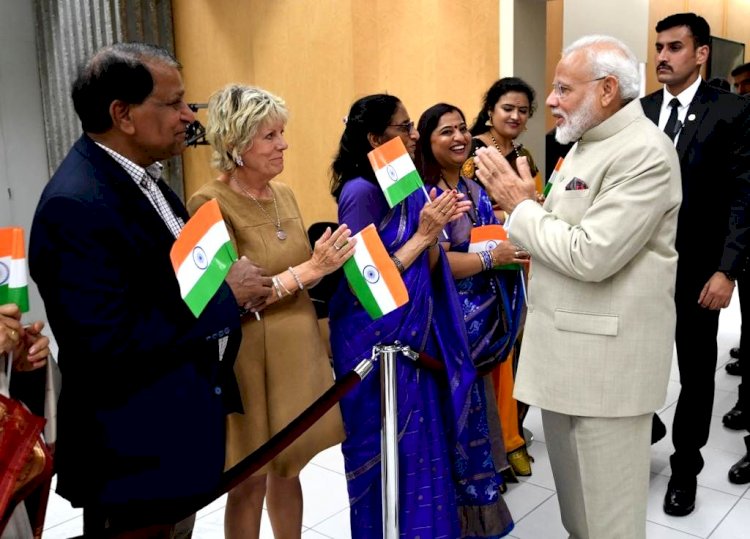जानिए, प्रधानमंत्री नरेंद्र मोदी ने पेरिस में भारतीय समुदाय को क्या दिया संदेश?