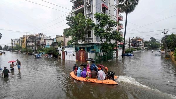 बिहार में आफत की बारिश, NCMC ने कैबिनेट सचिव के साथ की समीक्षा, पीएम मोदी बाढ़ प्रभावित बिहार को देंगे हर संभव मदद