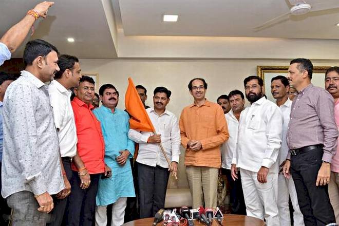 शिवसेना को सीएम पद से कम कुछ भी स्वीकार नहीं,उद्धव ठाकरे ने नवनिर्वाचित विधायकों की बैठक में लिया फैसला, सभी विधायकों ने एक स्वर में किया समर्थन