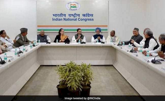 सोनिया गांधी की अध्यक्षता में कांग्रेस के वरिष्ठ नेताओं की बैठक,अर्थव्यवस्था,शीतकालीन सत्र और 30 नवंबर को रामलीला मैदान में होने वाली रैली की रणनीति पर हुई चर्चा