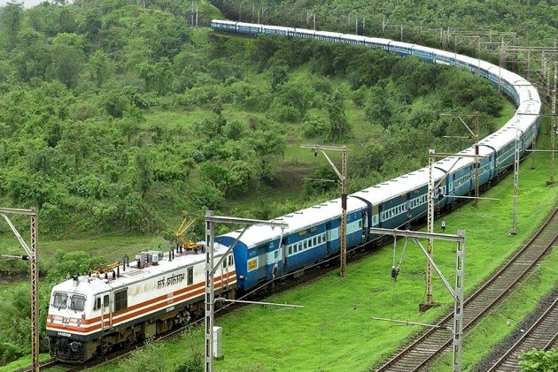 17 साल बाद पूरा हो सकेगा हाईस्पीड ट्रेन में सफर करने का सपना,बजट की कमी बन रहा है रोड़ा,रेलवे के दस्तावेजों से हुआ खुलासा
