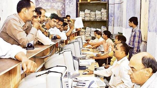 खुशखबरी : नरेंद्र मोदी सरकार का बड़ा फैसला, 58 नहीं 60 साल ही होगी सरकारी कर्मचारियों की रिटायरमेंट उम्र,ए और बी ग्रुप के कर्मचारी को होगा लाभ 