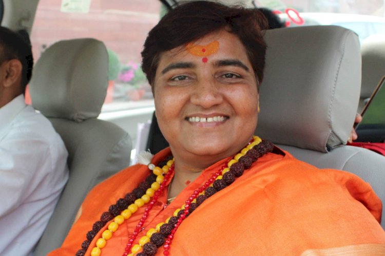सांसद प्रज्ञा ठाकुर के खिलाफ कड़ा एक्शन, बीजेपी ने रक्षा मंत्रालय की सलाहकार समिति से हटाया, लोकसभा में चर्चा के दौरान नाथूराम गोडसे को बताया था देशभक्त 