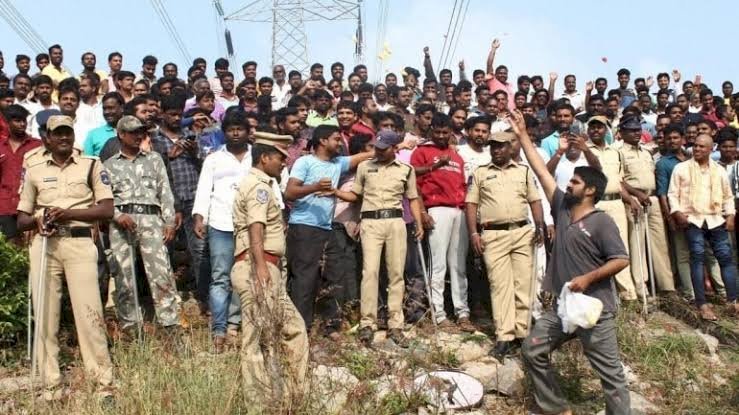 तेलंगाना एनकाउंटर मामला : SC ने तीन सदस्यीय न्यायिक आयोग का किया गठन, पूर्व न्यायाधीश वीएस सिरपुरकर की अध्यक्षता वाले आयोग को 6 महीने में दाखिल करेनी होगी  जांच रिपोर्ट