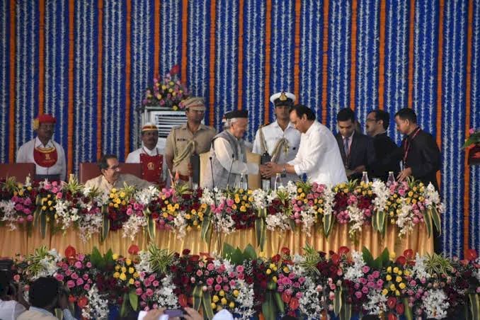 महाराष्ट्र में उद्धव ठाकरे मंत्रिमंडल का विस्तार, एनसीपी के अजित पवार बने उप-मुख्यमंत्री, आदित्य और धनंजय मुंडे को मिला मंत्री पद