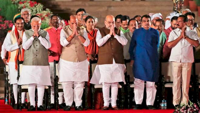 अब घर-घर जाएंगे मोदी सरकार के मंत्री, 42 केंद्रीय मंत्री 5 जनवरी को एक साथ करेंगे जनसंपर्क अभियान की शुरुआत, CAA के प्रति जनता को करेंगे जागरुक
