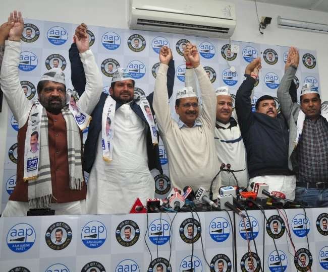 दिल्ली विधानसभा चुनाव से पहले कांग्रेस को लगा झटका,पूर्व सांसद महाबल मिश्रा के बेटे विनय मिश्रा ने थामा ‘आप’ का दामन