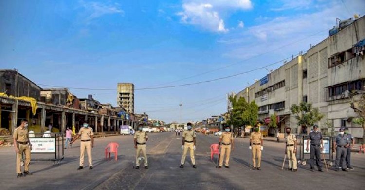 Corona Update : उत्तर प्रदेश की योगी आदित्यनाथ सरकार का बड़ा फैसला, प्रदेश के 15 जिलों के इन इलाकों को पूरी तरह से क्या सील,मास्क लगाना भी किया अनिवार्य
