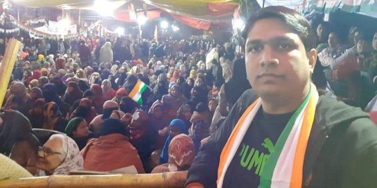 Bandra Migrant Crisis : पुलिस हिरासत में भेजा गया विनय दुबे ,बांद्रा स्टेशन पर प्रवासी मजदूरों की भीड़ जुटाने का है आरोपी 