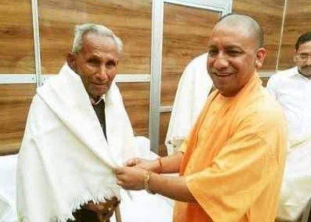 उत्तर प्रदेश के मुख्यमंत्री योगी आदात्यनाथ के पिता आनंद सिंह बिष्ट का निधन,मंगलवार को पैतृक गांव पंचूर में होगा अंतिम संस्कार,योगी आदित्यनाथ नहीं हो सकेंगे शामिल