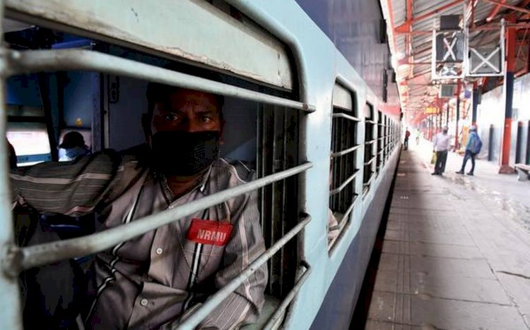 Corona Update : लॉकडाउन में प्रवासी मजदूरों को बड़ी राहत,झारखंड के 1200 मजदूरों को लेकर तेलंगाना से स्पेशल ट्रेन हुई रवाना, रात 11 बजे पहुंचेगी हटिया