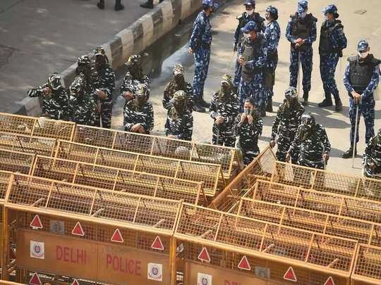 किसानों के चक्का जाम को देख दिल्ली छावनी में तब्दील, इन मेट्रो स्टेशन के गेट बंद किए गए