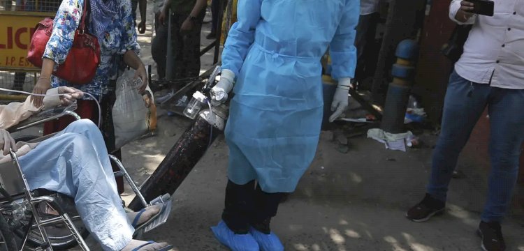 15 मई को कोरोना का पीक... IIT की रिपोर्ट का जिक्र कर दिल्ली HC ने पूछा- सुनामी से निपटने को क्या है तैयारी?