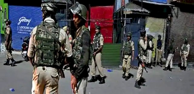 J&K : श्रीनगर के अमीरा कदल इलाके में हुआ, ग्रेनेड अटैक, एक की मौत कई लोग घायल