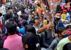 त्योहारों पर भीड़ नियंत्रण को लेकर हाईकोर्ट सख्त, दिल्ली सरकार से कहा- जुर्माना लगाने की बजाए सुनिश्चत करें नियमों का पालन