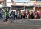 ‘संविधान की बात करने वालों के हाथ में फिर पत्थर’: शिमोगा में बुर्का के समर्थन में कॉलेज पर पत्थरबाजी, लगाई गई धारा-144