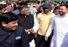 भोज की जिद पर बीजेपी विधायक-मंत्री और मुस्कुराते नेता प्रतिपक्ष भाजपा नेता के पैर छूते तेजस्वी