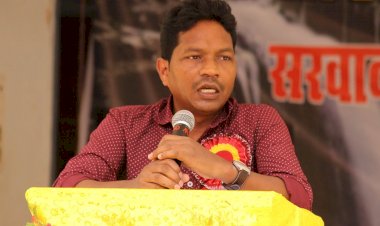 आदिवासी समाज को बचाने के लिए व्यक्तिगत महत्वाकांक्षा और स्वार्थ को रखना होगा पीछे