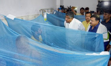 केंद्रीय कानून मंत्री रविशंकर प्रसाद को आखिरकार याद आए पटनावासी, अस्पतालों का दौरा कर डेंगू पीड़ितों का जाना हाल