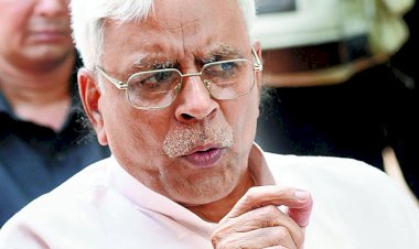 लगता है सियासी दुनिया में RJD अध्यक्ष अकेला पापी, बाकी सब साधु हैं: शिवानंद तिवारी