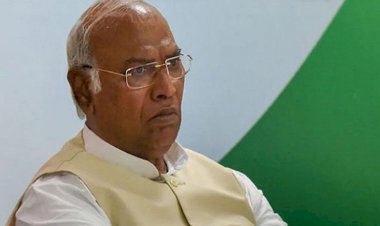 कॉन्ग्रेस नेता मल्लिकार्जुन खड़गे से ED ने 2 घंटे की पूछताछ, ₹5000 करोड़ की संपत्ति गाँधी परिवार के पास जाने का है मामला