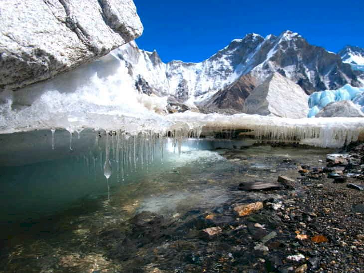 चेतावनी / 2 डिग्री ताप बढ़ा तो 80 साल में आधा पिघल जाएगा हिमालय, भारत समेत 8 देश प्रभावित होंगे