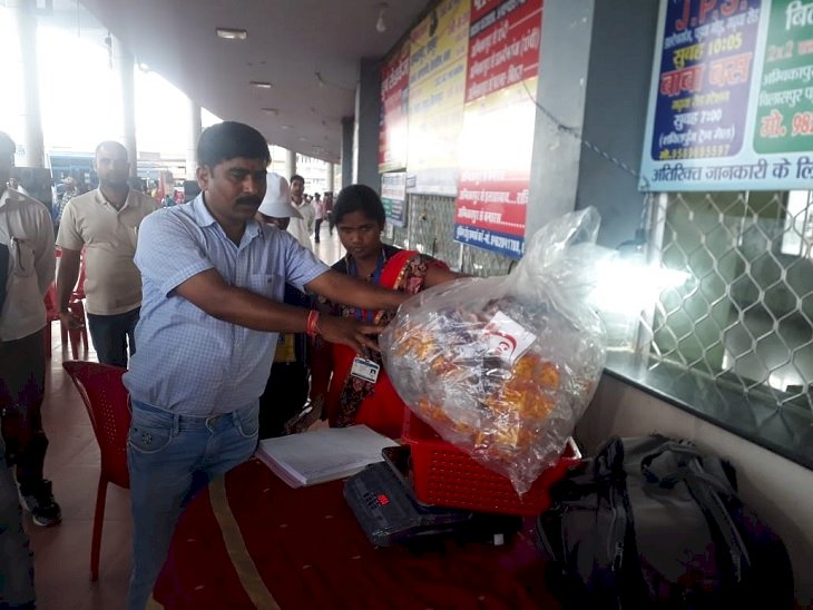 पलास्टिक कचरा लाओ,भरपेट भोजन खाओ, प्रदूषण नियंत्रण एवं पर्यावरण संरक्षण की दिशा में छत्तीसगढ़ सरकार की अनोखी पहल