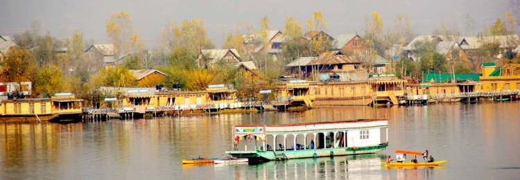 जम्मू-कश्मीर में जारी ट्रैवल एडवाइजरी रद्द, एक बार फिर से गुलजार हुईं वादियां