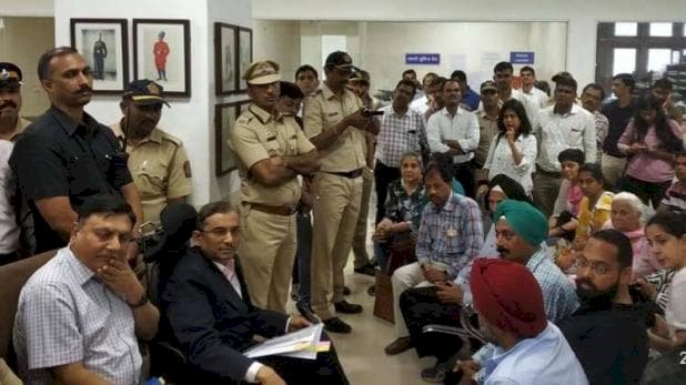 सुप्रीम कोर्ट पहुंचा पीएमसी बैंक घोटाला मामला,100 फीसदी बीमा कवर की मांग,18 अक्टूबर को होगी सुनवाई