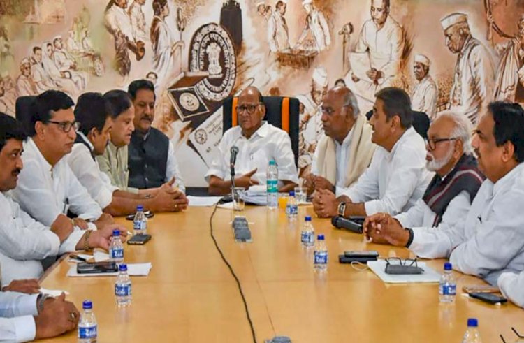 महाराष्ट्र में सरकार गठन को लेकर आज शाम हो सकता है औपचारिक ऐलान, शिवसेना,कांग्रेस और एनसीपी के बीच बनी सहमति,राज्यपाल से भी मिल सकते हैं तीनों दलों के नेता