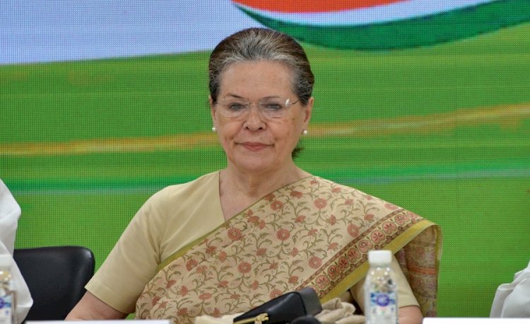 सुप्रीम फैसले का कांग्रेस,एनसीपी और शिवसेना ने किया स्वागत,कांग्रेस ने की फडणवीस से इस्तीफे की मांग,सोनिया गांधी ने कहा-हम ही जीतेंगे!