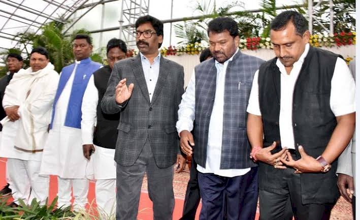 झारखंड में मैट्रिक पास जगरनाथ महतो बनाए गए शिक्षा मंत्री,वित्त मंत्रालय संभालेंगे रामेश्वर उरांव, सत्यानंद भोक्ता को मिला श्रम मंत्रालय