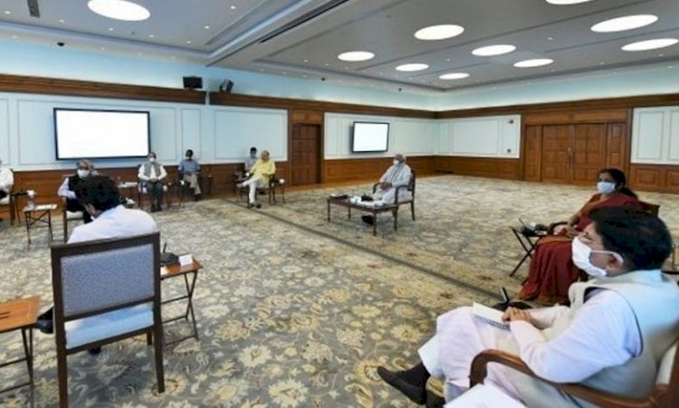 Corona Update : केंद्र की नरेंद्र मोदी सरकार ने मानी राज्य सरकारों की मांग,प्रवासी मजदूरों के लिए चलाई जाएंगी स्पेशल ट्रेन,गृह मंत्रालय से मिली हरी झंडी