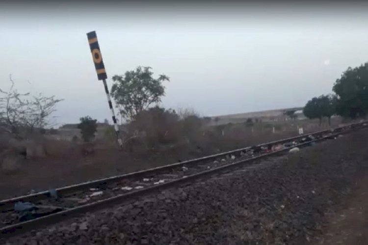 Corona Update : महाराष्ट्र के औरंगाबाद में 17 प्रवासी मजदूरों की दर्दनाक मौत,रेलवे ट्रैक पर सो रहे श्रमिकों के ऊपर से मालगाड़ी गुजरने से हुआ हादसा