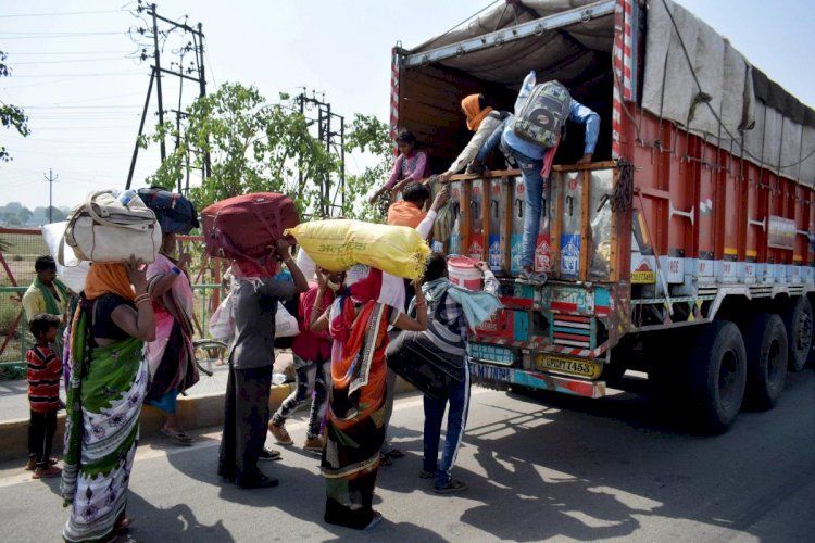 मुख्यमंत्री योगी आदित्यनाथ का अधिकारियों को सख्त निर्देश,प्रवासी कामगारों का करें हर संभव सहयोग,अवैध और असुरक्षित वाहन की इंट्री पर लगाएं पाबंदी,करें कड़ी कानूनी कार्रवाई