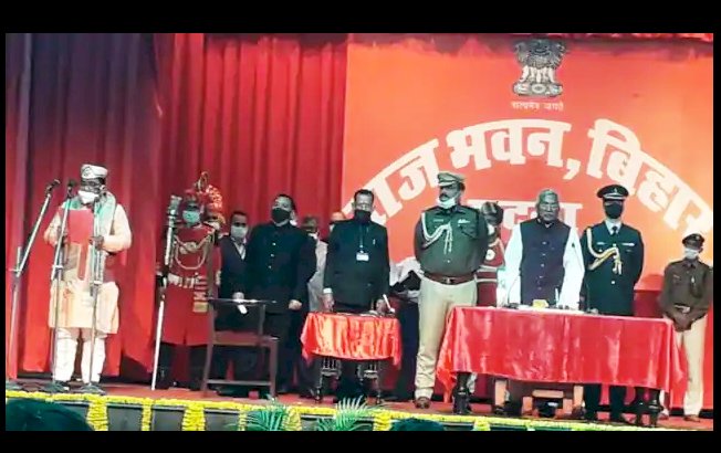 नीतीश मंत्रिमंडल का पहला विस्तार पूरा, बीजेपी और जेडीयू से इन 17 विधायकों ने ली मंत्री पद की शपथ