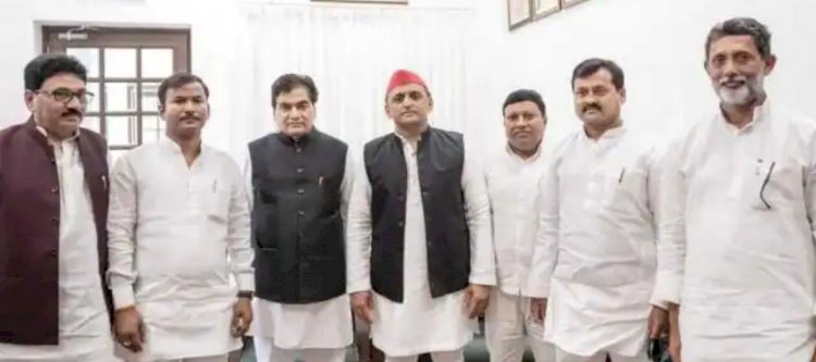गोरखपुर से भाजपा राज्यसभा सांसद के भाई सपा में शामिल, कई बसपा नेता भी अखिलेश यादव के साथ जुड़े